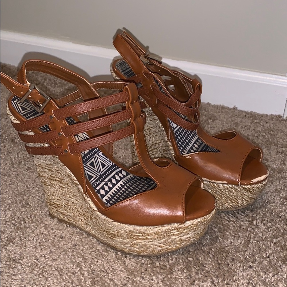 Aztec Print Wedges!